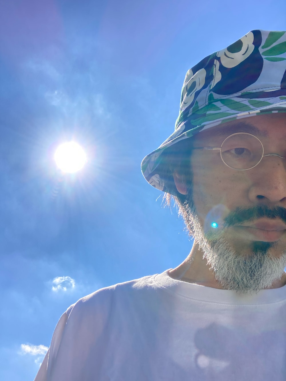 「バケットハット、バケハ、UNIQLO、marimekko、ユニクロ、マリメッコ、花柄、丸メガネ、Zparts、PEANUTS、SNOOPY、ピーナッツ、スヌーピー、ピーナッツスポーツクラブ、peanutssportsclub」｜「UNIQLOのアイテム（ハット、ブルー系）」を使った、【Khaki's】A田さん（メンズ・163cm）の秋コーディネートの4枚目の写真