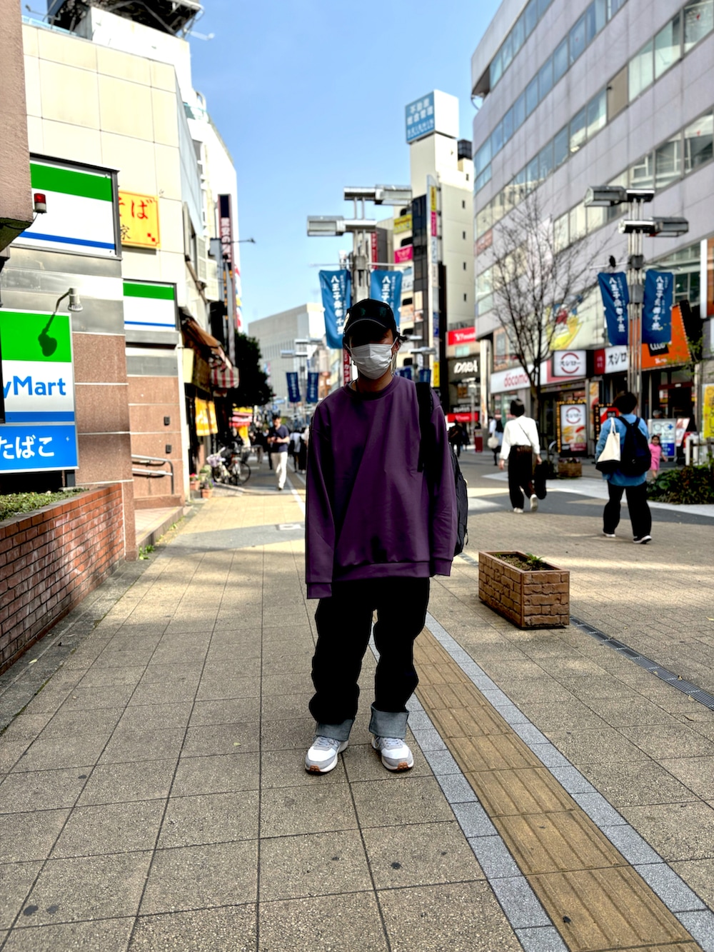 「GUのアイテム（スウェット、パープル系）」を使った、カメさん（骨格ストレート・メンズ・165cm）の春コーディネートの2枚目の写真