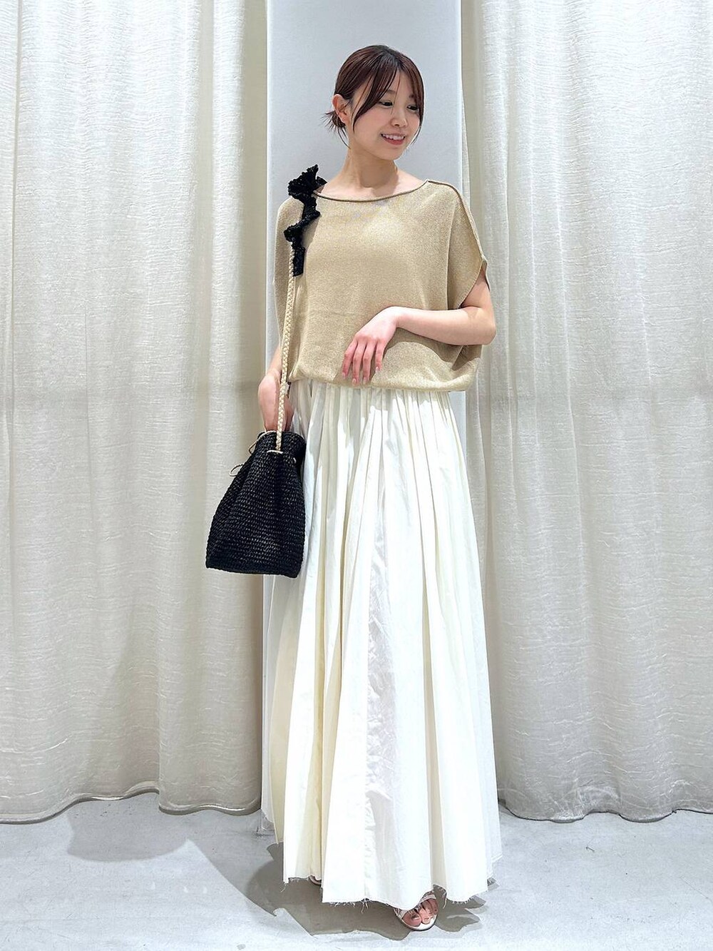 「ナチュラル、ラフ、カジュアル」｜「MAISON N.H PARISの【MAISON N.H PARIS】ALMA BAG（ショルダーバッグ、ブラック系）」を使った、babylonehimeさん（レディース・158cm）の春コーディネートの4枚目の写真