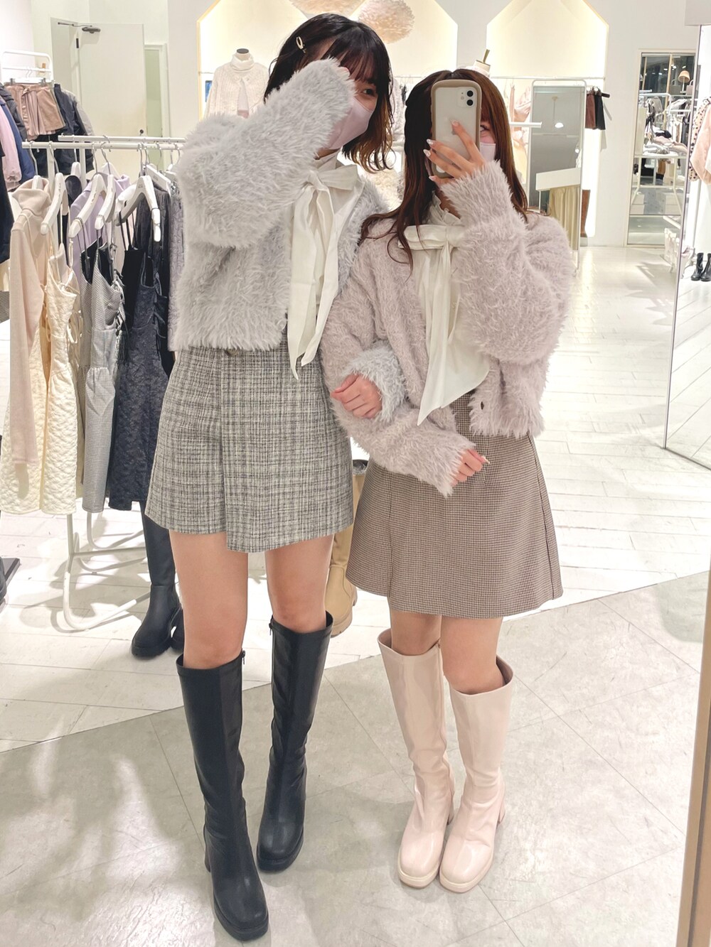 「お洒落さんとつながりたい、冬コーデ、低身長コーデ、淡色コーデ、カーディガン、ふわふわカーディガン」｜「one after another NICE CLAUPのアイテム（カーディガン/ボレロ、ホワイト系）」を使った、hinaさん（レディース・149cm）の秋コーディネートの3枚目の写真