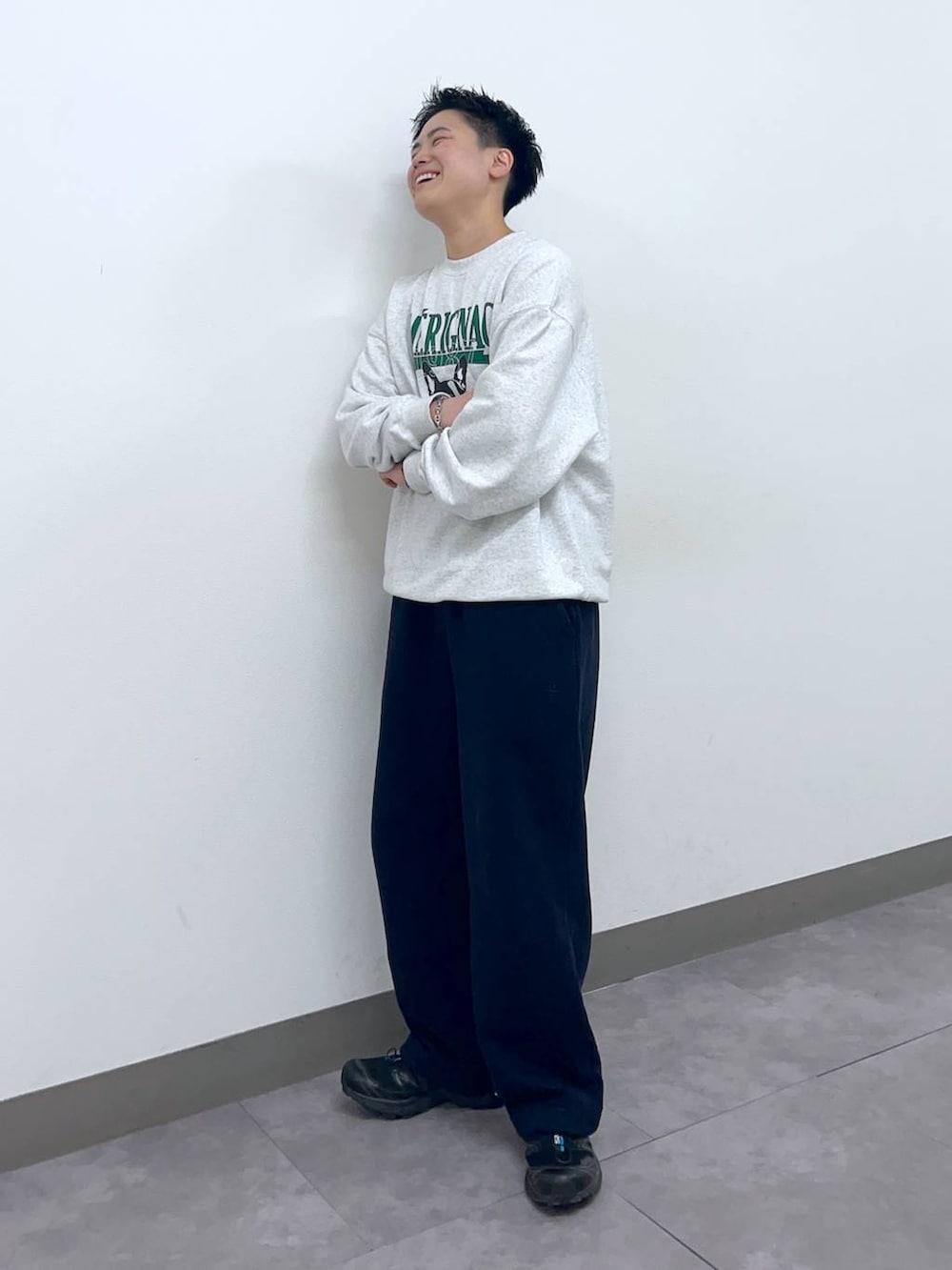 「低身長、個性派、ラフ、デート/ロマンティック、差し色コーデ、高見え、リラックス、ベーシック/シンプル、オーバーサイズ、ワイドパンツ、ロンT、Tシャツ、シャツ、ベスト、キャップ」|「RAGEBLUEの【Healthknit/ヘルスニット】シンカー無地3Pソックス(ソックス/靴下、その他)」を使った、shuさん(メンズ・159cm)の春コーディネートの3枚目の写真
