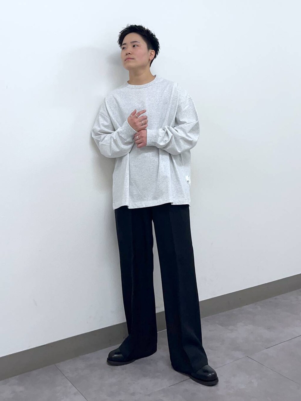 「リラックス、春夏コーデ、低身長、個性派、ラフ、デート/ロマンティック、差し色コーデ、高見え、ベーシック/シンプル、オーバーサイズ、ワイドパンツ、ロンT、Tシャツ、シャツ、キャップ」|「RAGEBLUEの【Healthknit/ヘルスニット】シンカー無地3Pソックス(ソックス/靴下、その他)」を使った、shuさん(メンズ・159cm)の春コーディネートの4枚目の写真