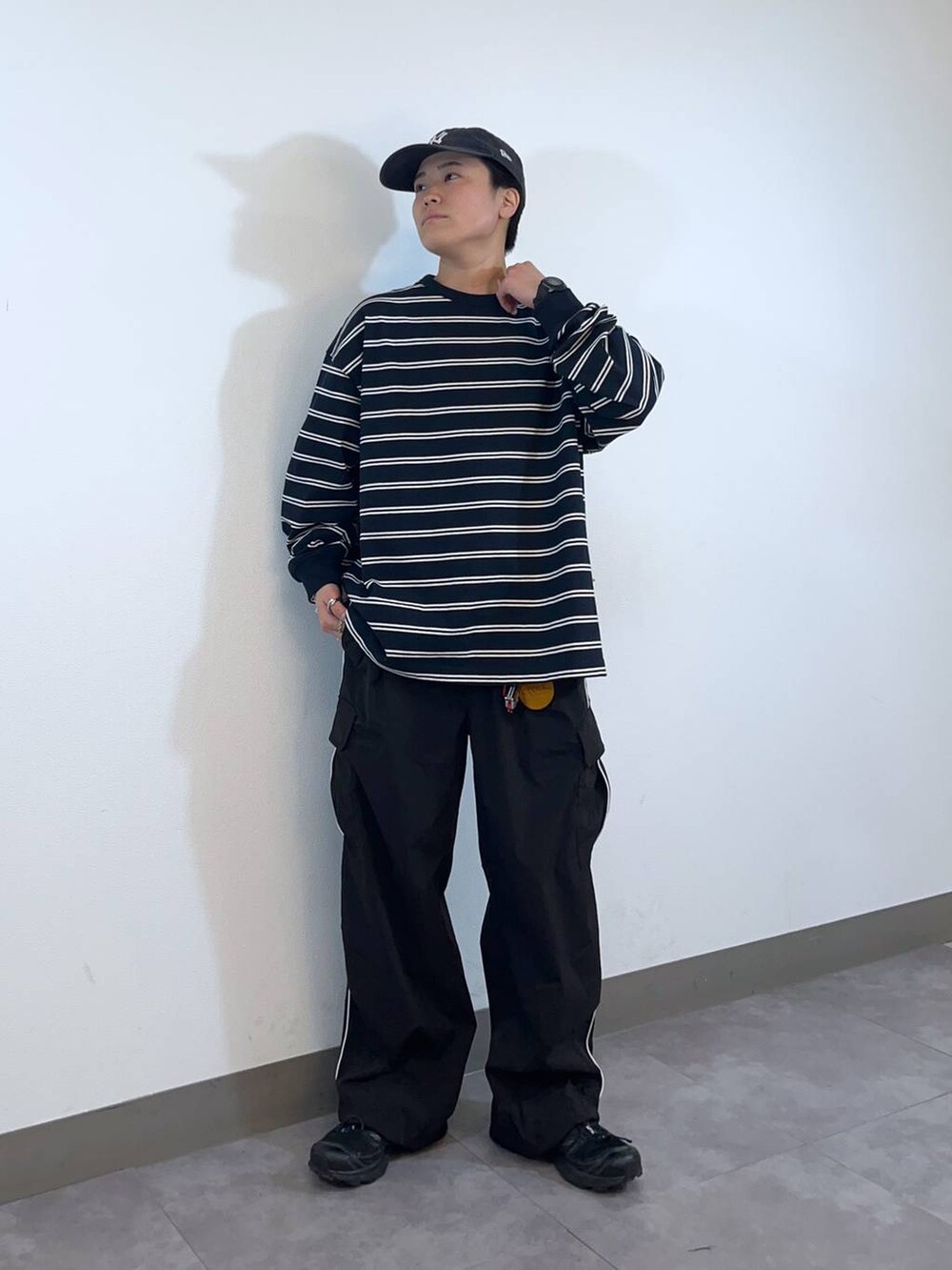 「低身長、個性派、ラフ、デート/ロマンティック、差し色コーデ、高見え、リラックス、ベーシック/シンプル、オーバーサイズ、ワイドパンツ、ロンT、Tシャツ、シャツ、カーディガン、ニット」｜「RAGEBLUEの【Healthknit/ヘルスニット】シンカー無地3Pソックス（ソックス/靴下、その他）」を使った、shuさん（メンズ・159cm）の冬コーディネートの5枚目の写真