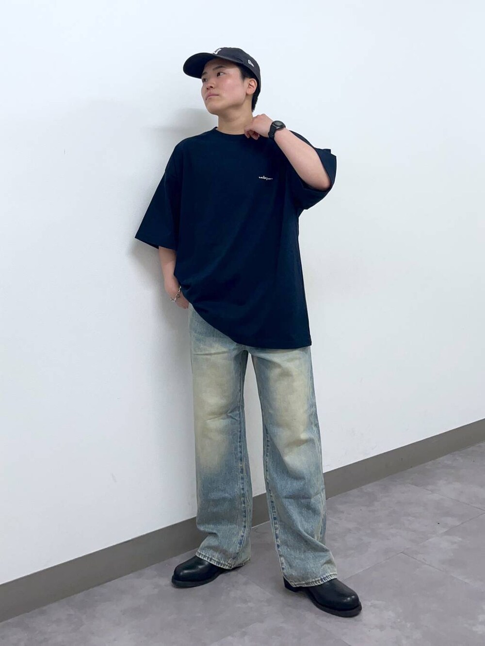 「低身長、個性派、ラフ、デート/ロマンティック、差し色コーデ、高見え、リラックス、ベーシック/シンプル、オーバーサイズ、ワイドパンツ、ロンT、Tシャツ、シャツ、ジャケット、アウター」|「RAGEBLUEの【Healthknit/ヘルスニット】シンカー無地3Pソックス(ソックス/靴下、その他)」を使った、shuさん(メンズ・159cm)の春コーディネートの4枚目の写真