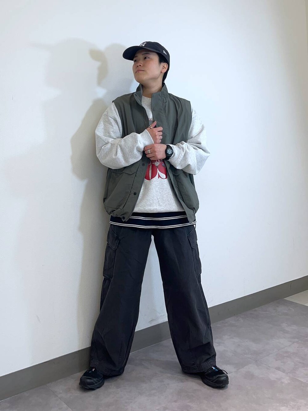 「低身長、個性派、ラフ、デート/ロマンティック、差し色コーデ、高見え、リラックス、ベーシック/シンプル、オーバーサイズ、ワイドパンツ、ロンT、Tシャツ、シャツ、カーディガン、ニット」|「RAGEBLUEの【Healthknit/ヘルスニット】シンカー無地3Pソックス(ソックス/靴下、その他)」を使った、shuさん(メンズ・159cm)の冬コーディネートの5枚目の写真