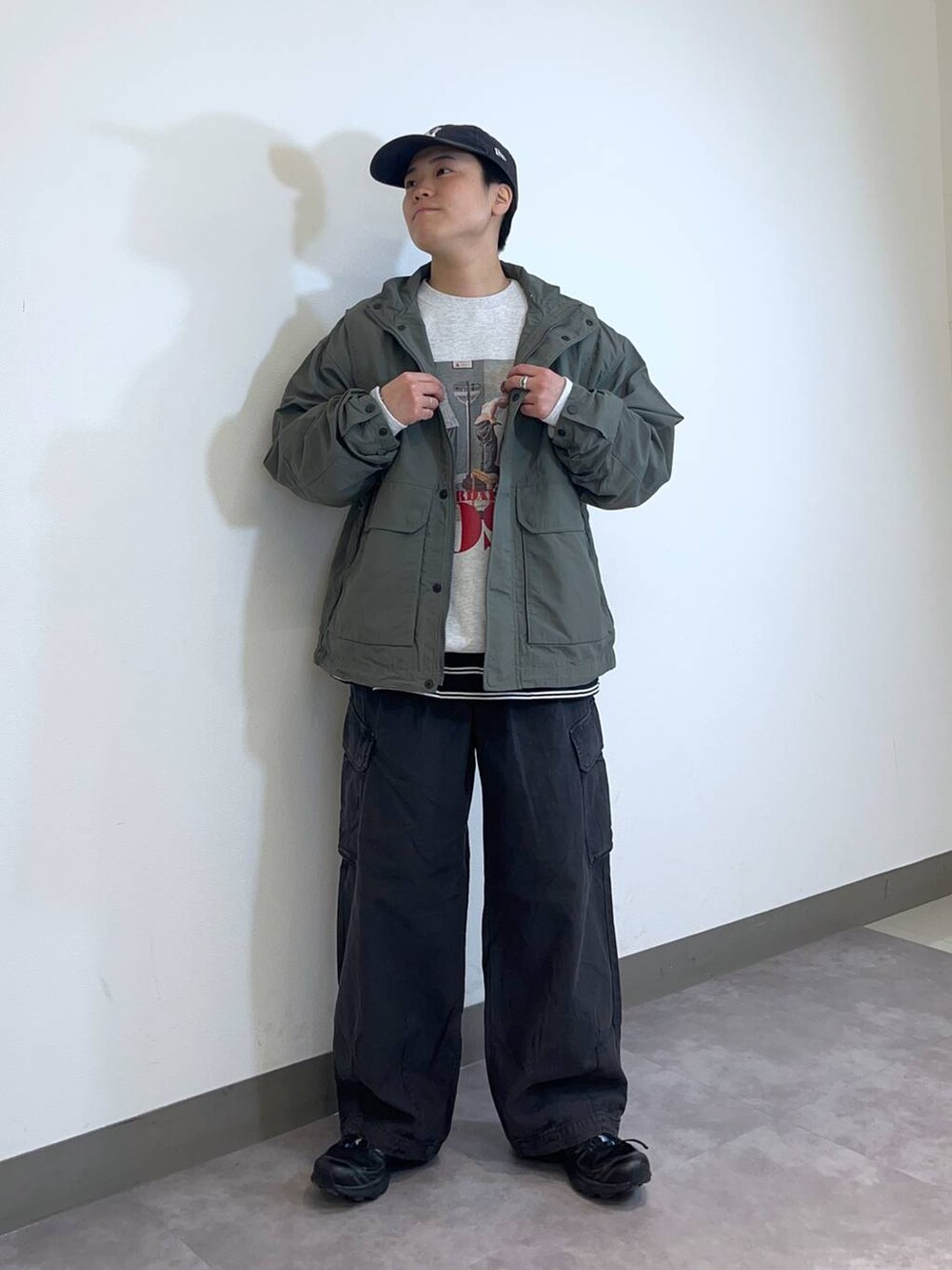 「低身長、個性派、ラフ、デート/ロマンティック、差し色コーデ、高見え、リラックス、ベーシック/シンプル、オーバーサイズ、ワイドパンツ、ロンT、Tシャツ、シャツ、カーディガン、ニット」|「RAGEBLUEの【Healthknit/ヘルスニット】シンカー無地3Pソックス(ソックス/靴下、その他)」を使った、shuさん(メンズ・159cm)の冬コーディネートの7枚目の写真