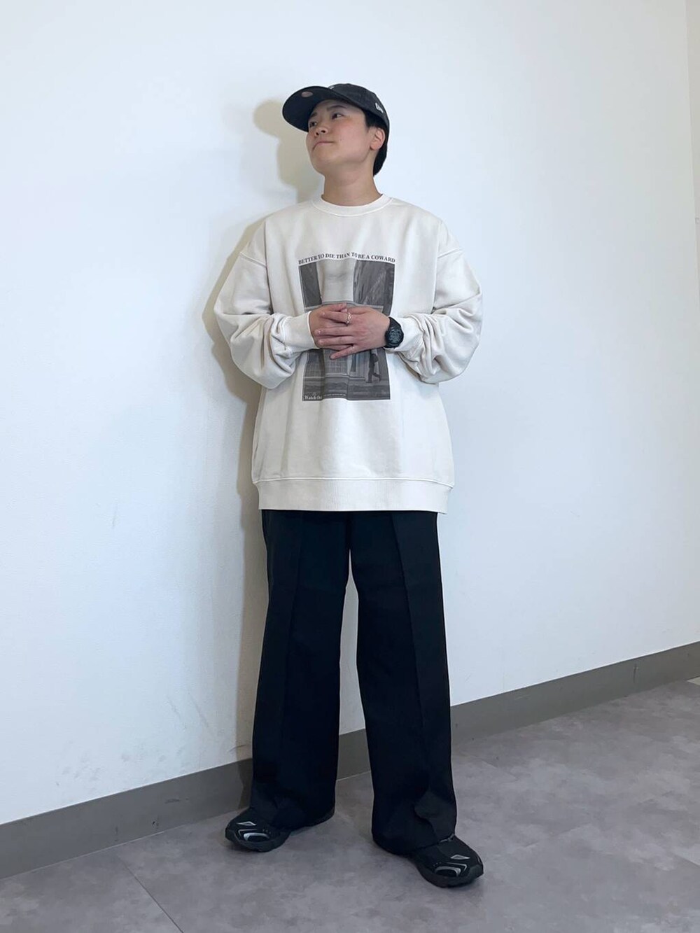 「低身長、個性派、ラフ、デート/ロマンティック、差し色コーデ、高見え、リラックス、ベーシック/シンプル、オーバーサイズ、ワイドパンツ、ロンT、Tシャツ、シャツ、カーディガン、ニット」|「RAGEBLUEの【AIRTHERMAL/高機能中綿】ショート中綿ブルゾン(ダウンジャケット/コート、グリーン系)」を使った、shuさん(メンズ・159cm)の冬コーディネートの6枚目の写真