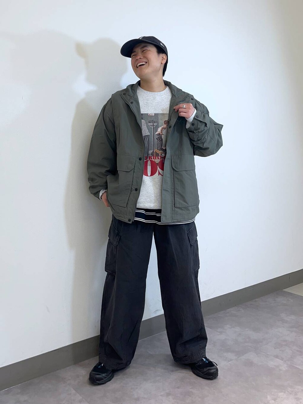 「低身長、個性派、ラフ、デート/ロマンティック、差し色コーデ、高見え、リラックス、ベーシック/シンプル、オーバーサイズ、ワイドパンツ、ロンT、Tシャツ、シャツ、カーディガン、ニット」|「RAGEBLUEの【Healthknit/ヘルスニット】シンカー無地3Pソックス(ソックス/靴下、その他)」を使った、shuさん(メンズ・159cm)の冬コーディネートの6枚目の写真