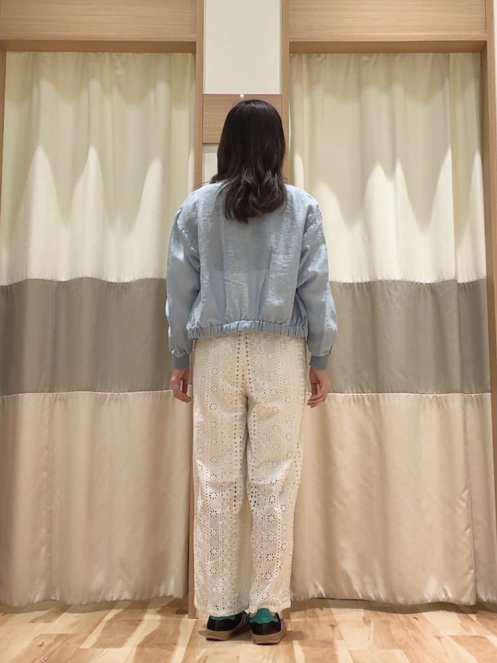 「Samansa Mos2 blueのダブルジップシアーブルゾン（ブルゾン、ブルー系）」を使った、ym.さん（レディース・160cm）の春コーディネートの2枚目の写真