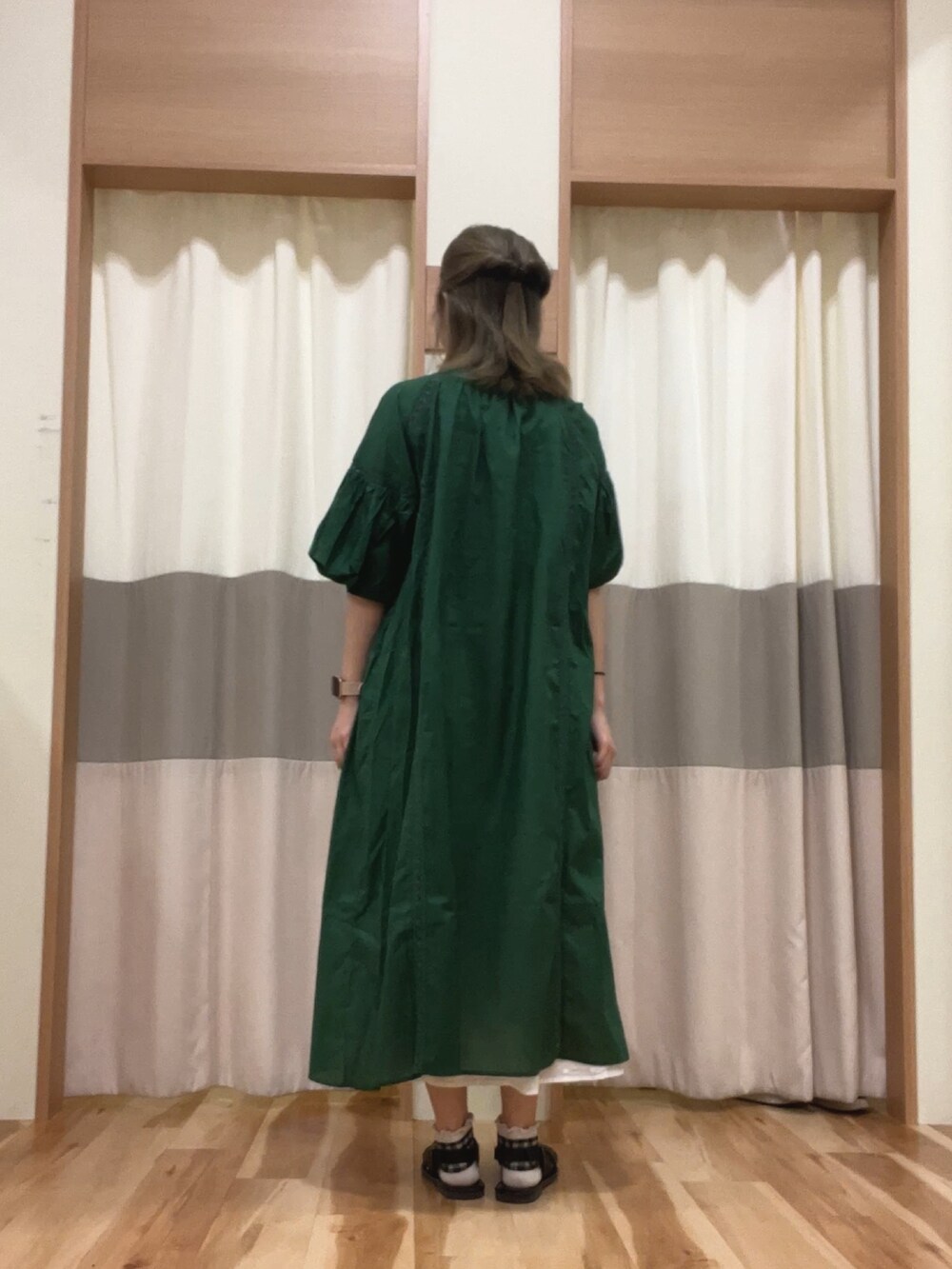 「夏コーデ」｜「SM2のアイテム（ワンピース/ドレス、グリーン系）」を使った、ym.さん（レディース・160cm）の夏コーディネートの2枚目の写真