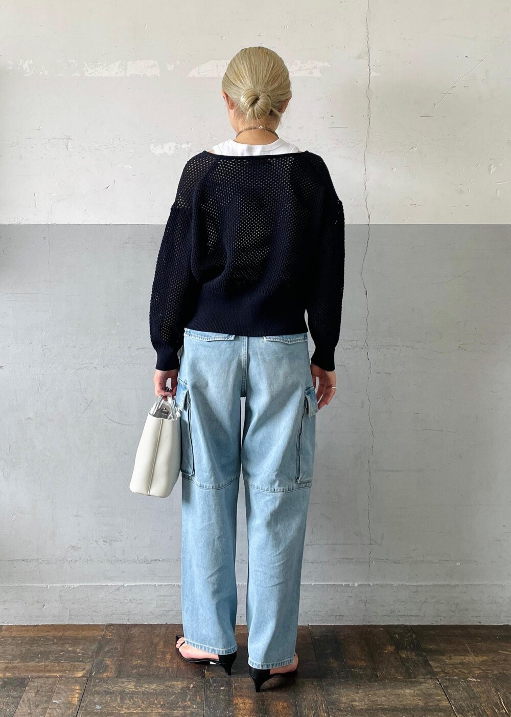 「Sisi Joia、シシ ジョイア、ネックレス、ストラップサンダル、バッグ、Miller for ADAM ET ROPE'、Miller、別注、アメリカンスリーブ、タンクトップ、ホワイト、ブラック、ニット、長袖、Vネック」|「MILLERの【Miller for ADAM ET ROPE'】Cup付アメリカンスリーブタンクトップ(タンクトップ、ホワイト系)」を使った、OEさん(レディース・164cm)の夏コーディネートの5枚目の写真