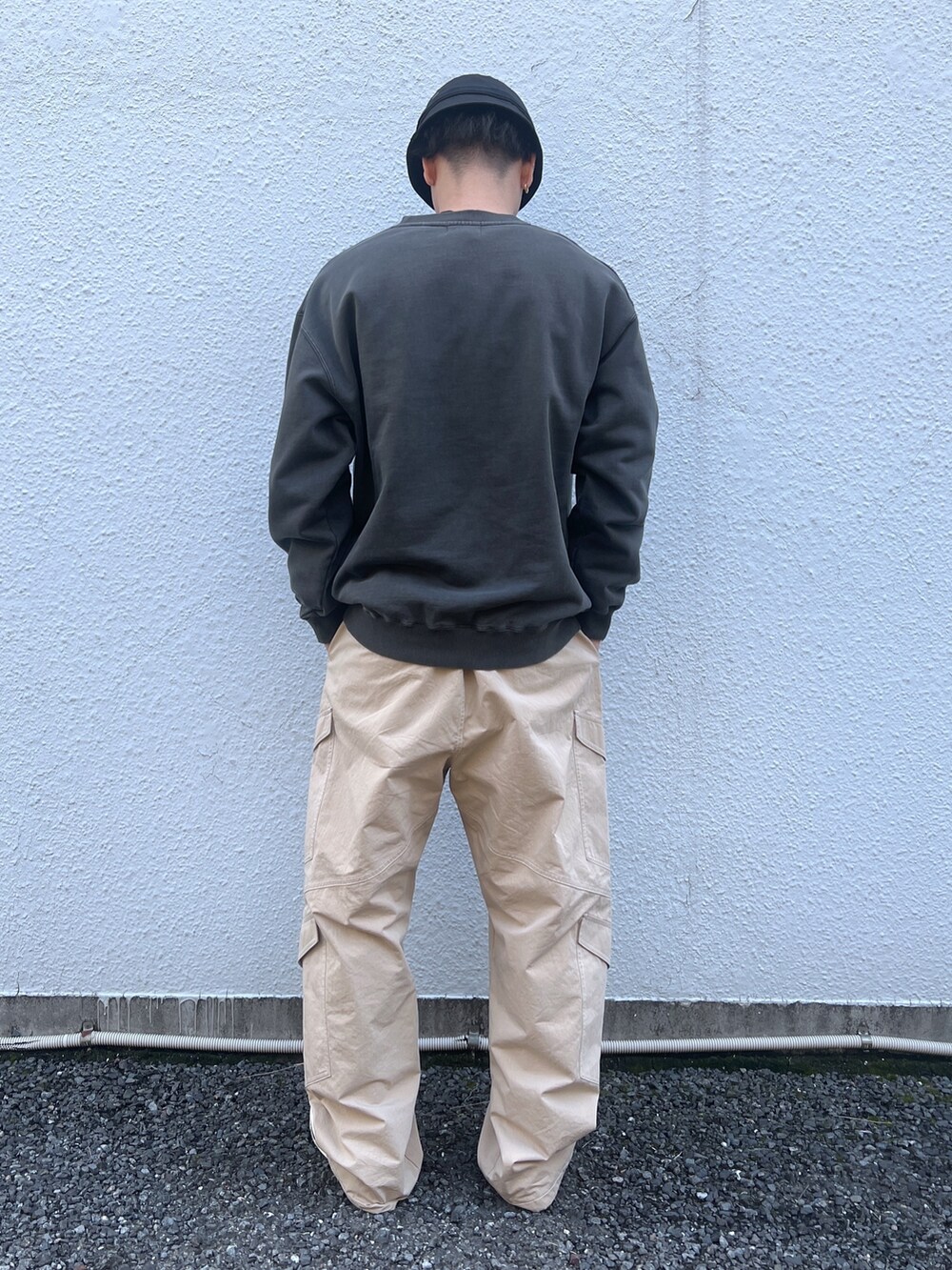 「シンプル、シンプルスタイル、ファッションを楽しもう」｜「XLARGEのRIPSTOP MILITARY HAT（ハット、ブラック系）」を使った、guriさん（メンズ・173cm）の冬コーディネートの3枚目の写真