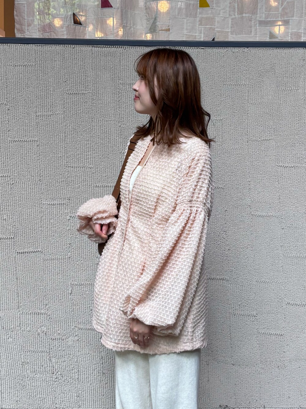 「大人カジュアル、おでかけコーデ、大人女子、春服コーデ、春カラー、adidas originals、mystic、スニーカーコーデ、スニーカー女子、低身長女子、ブラウス、甘めカジュアル、デートコーデ、低身長」｜「mysticのフリンジシェイプチュニック（シャツ/ブラウス、ベージュ系）」を使った、ayame🐰低身長女子コーデ♡さん（骨格ウェーブ・レディース・152cm）の春コーディネートの3枚目の写真