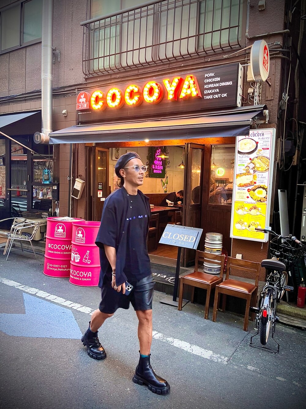 「WEARハロウィン2022、メンズファッション、黒、streetstyle」｜「PUBLIC TOKYOのジョーゼットレイヤードシャツ（シャツ/ブラウス、ブラック系）」を使った、阿部顕悟さん（メンズ・176cm）の秋コーディネートの4枚目の写真