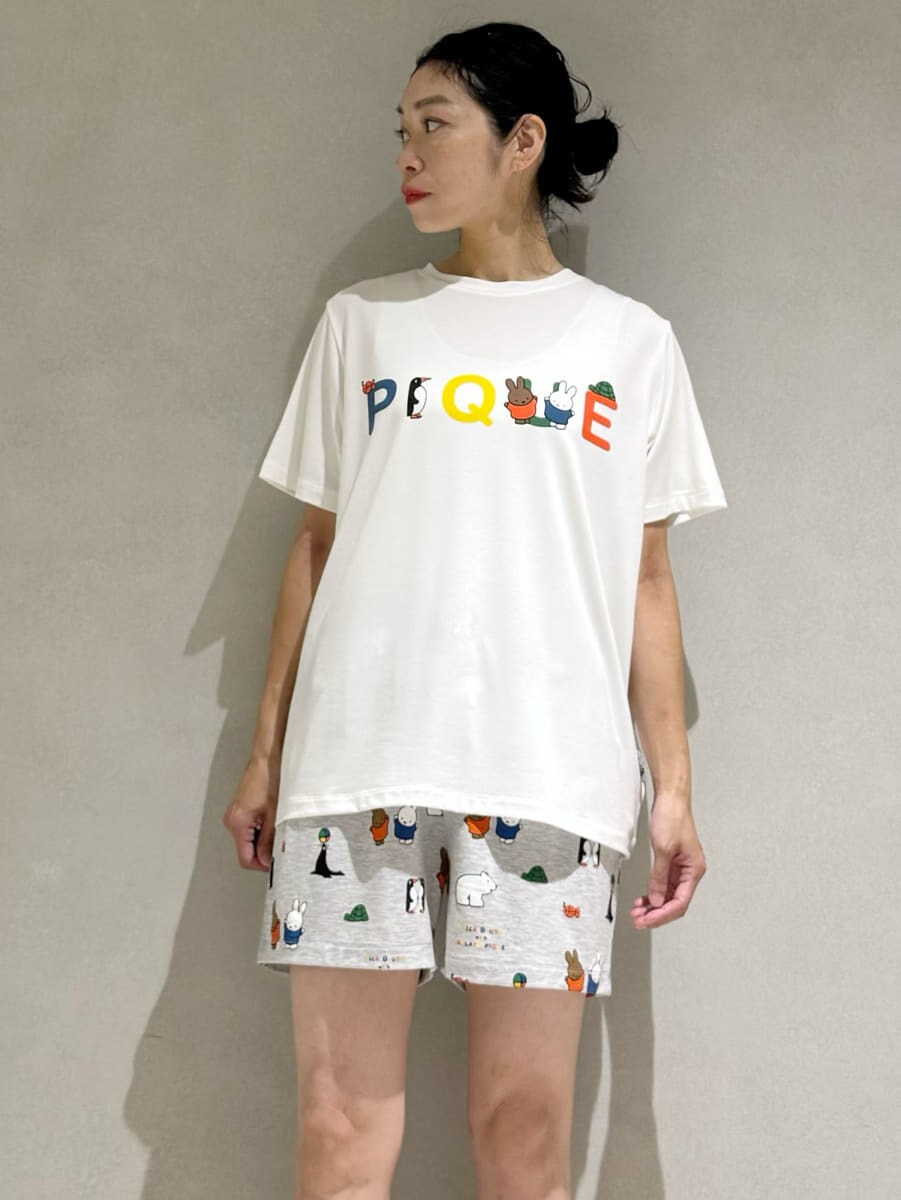 「冷感、ロゴ、親子おそろい、Tシャツ、ショートパンツ、ギフト、カジュアル、らくちん、ゆったり、大きめ、リラックス、ワンマイル、大人、レーヨン、エコバッグ」｜「Miffyの【Dick Bruna】【接触冷感】ワンポイントTシャツ（ルームウェア/パジャマ、ホワイト系）」を使った、gelato piqueさん（レディース・168cm）の夏コーディネートの6枚目の写真