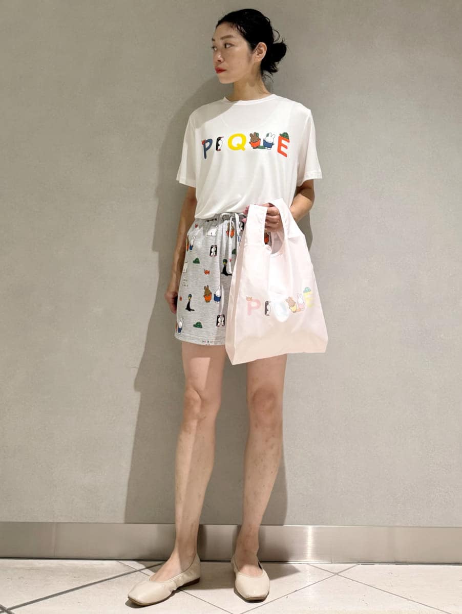 「冷感、ロゴ、親子おそろい、Tシャツ、ショートパンツ、ギフト、カジュアル、らくちん、ゆったり、大きめ、リラックス、ワンマイル、大人、レーヨン、エコバッグ」｜「Miffyの【Dick Bruna】【接触冷感】ワンポイントTシャツ（ルームウェア/パジャマ、ホワイト系）」を使った、gelato piqueさん（レディース・168cm）の夏コーディネートの3枚目の写真