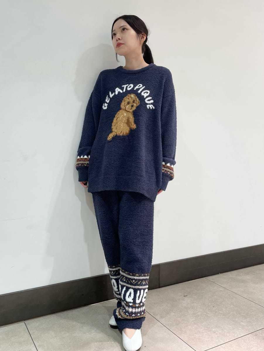 ブルー系のルームウェア/パジャマ、ブルー系のルームウェア/パジャマを着用したレディースの秋コーディネートの5枚目の写真