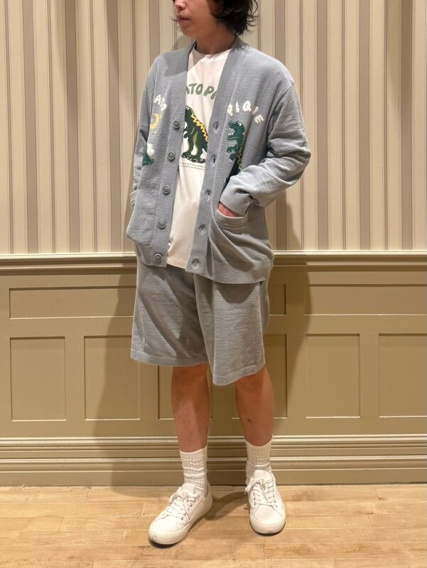 「Tシャツ、カーディガン、ギフト、ハーフパンツ、カップル、メンズ、エアリーモコ」｜「gelato piqueの【HOMME】ワンポイントダイナソーTシャツ（ルームウェア/パジャマ、ホワイト系）」を使った、gelato piqueさん（メンズ・170cm）の春コーディネートの5枚目の写真