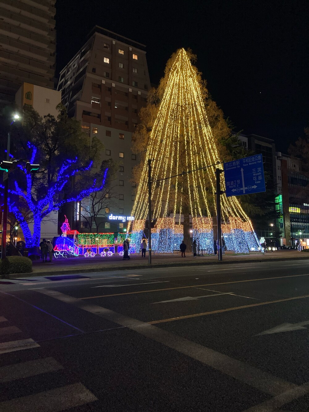 「大人カジュアル、秋冬コーデ、シンプルコーデ、冬アウター、ライダース、Maison Martin Margiela、HERMES、TOGA VIRILIS、あけましておめでとうございます!、大人コーデ」|「TOGA VIRILISのWIDE PANTS DICKIES SP MEN(チノパンツ、ホワイト系)」を使った、マーチンさん(メンズ・172cm)の冬コーディネートの3枚目の写真
