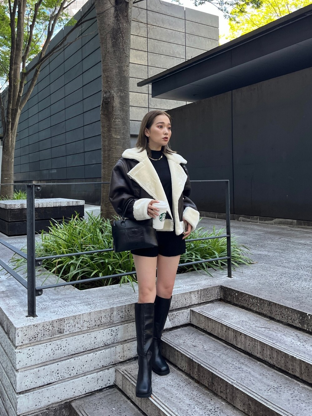 國岡朋実(MURUA)｜MURUAのムートンコートを使ったコーディネート - WEAR 