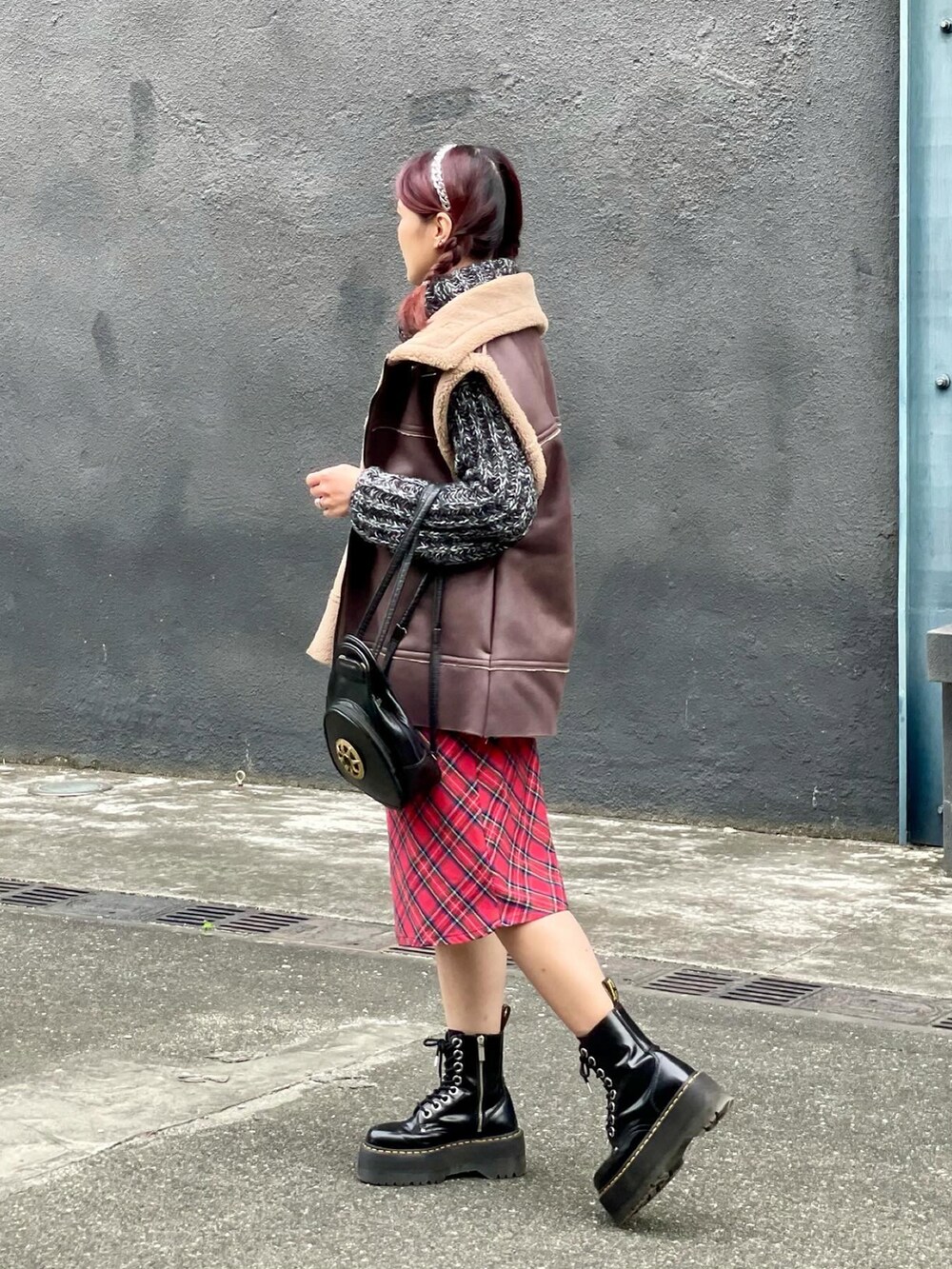 「冬、maillardStyle」｜「JEANASISのクラッシュレザーボアベスト/173582（その他アウター、ブラック系）」を使った、★Yuki☆ 🇹🇼さん（レディース・157cm）の冬コーディネートの2枚目の写真
