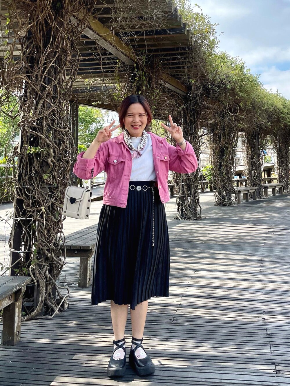 「niko and...のアイテム（バンダナ/スカーフ、ピンク系）」を使った、★Yuki☆ 🇹🇼さん（レディース・157cm）の秋コーディネートの2枚目の写真