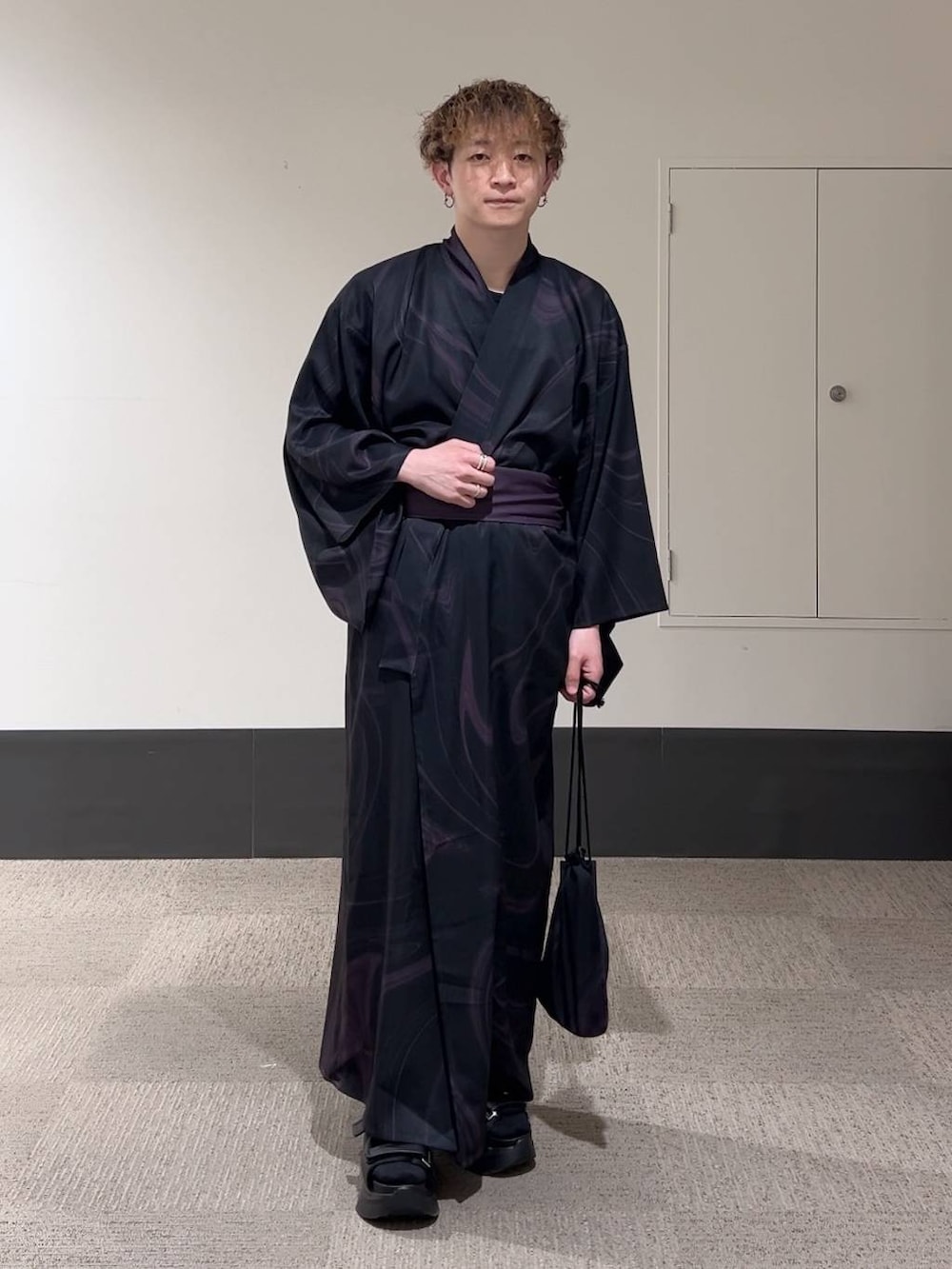 「低身長、きれいめ、オーバーサイズ、HARE、浴衣、モード、デート/ロマンティック、花火大会、夏コーデ」｜「HAREのYUKATA-3SET(HARE)（浴衣、ブラック系）」を使った、HARE     もりたいさん（メンズ・168cm）の夏コーディネートの2枚目の写真