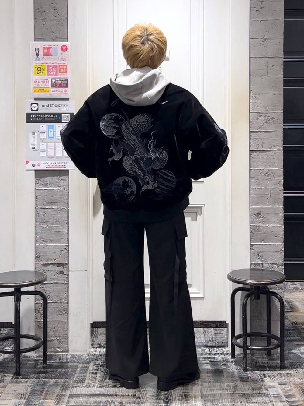 「低身長、きれいめ、モード、オーバーサイズ、HARE、パーカー、ブルゾン、ワイドパンツ、冬コーデ」｜「HAREの【UNDERGROUND MODE】デュアルスターリング(HARE)（リング、シルバー系）」を使った、HARE     もりたいさん（メンズ・168cm）の秋コーディネートの3枚目の写真