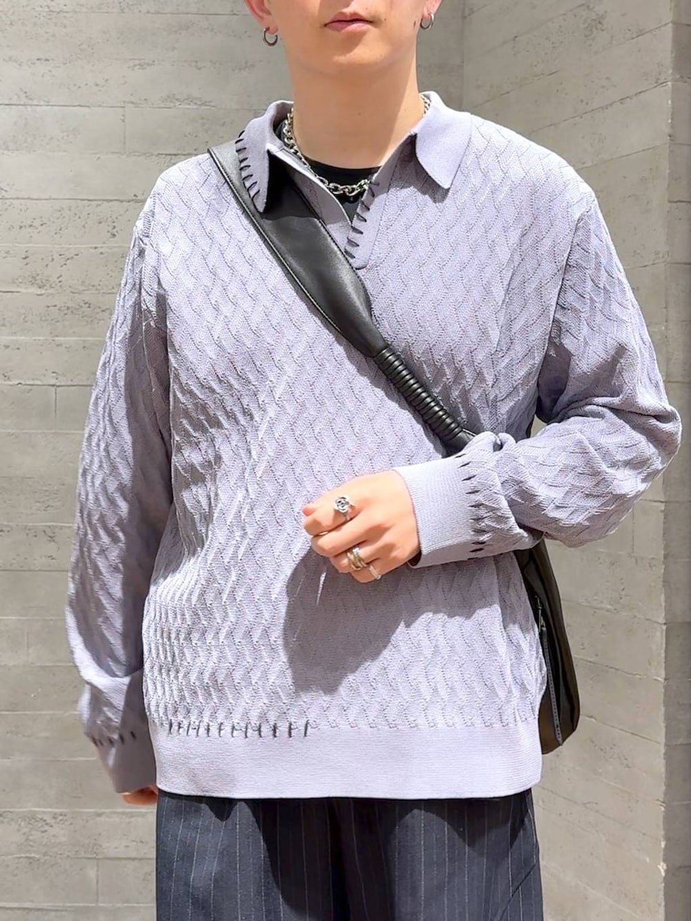 「HARE、低身長、きれいめ、モード、オーバーサイズ、ワイドパンツ、ニット、ポロシャツ、秋コーデ」|「HAREのステンレスチェーンネックレス(HARE)(ネックレス、シルバー系)」を使った、HARE もりたいさん(メンズ・168cm)の夏コーディネートの5枚目の写真
