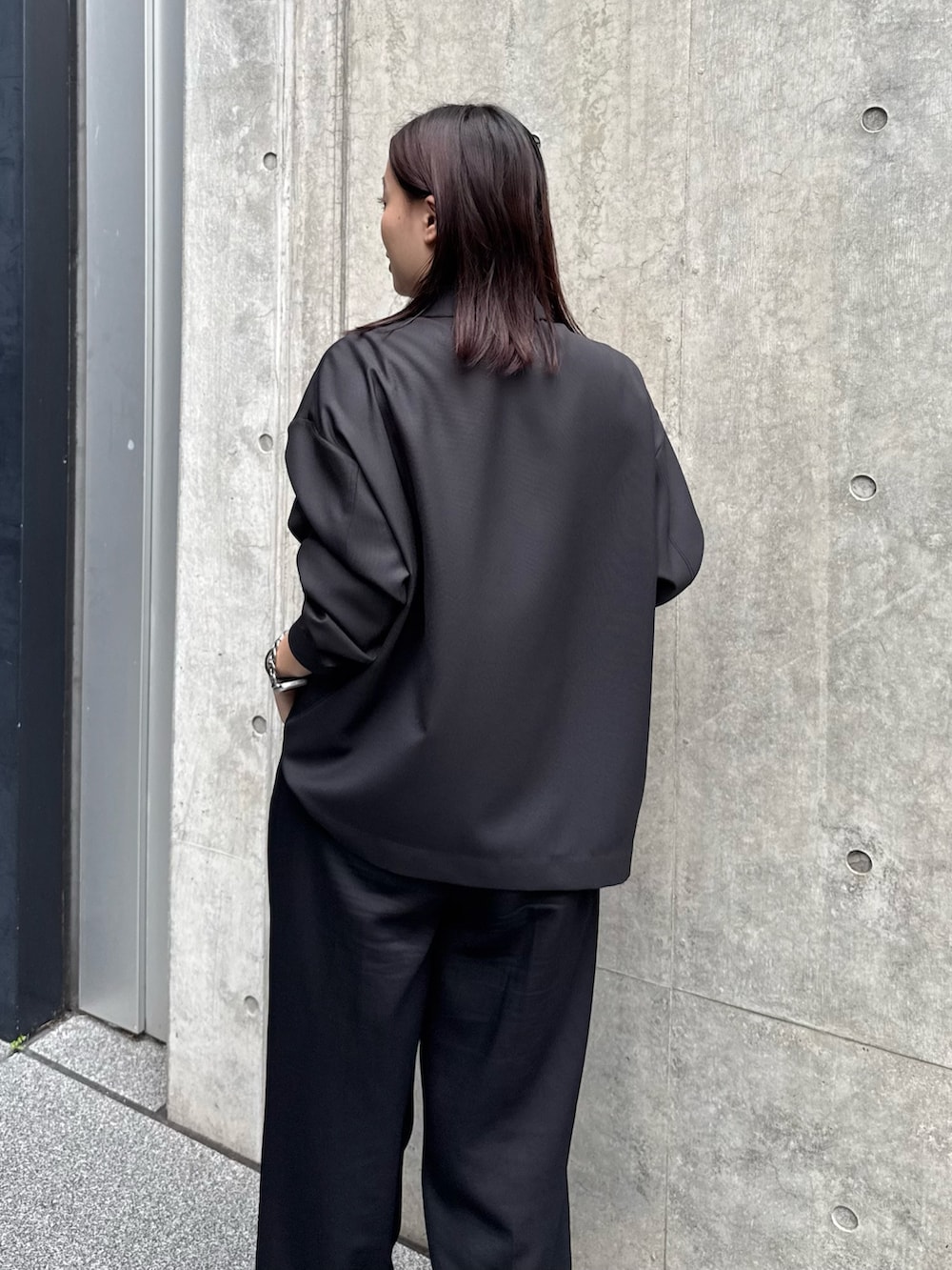 「Lui'sの《-3キロ見え》2タックベーシックワイドパンツ（スラックス、ブラック系）」を使った、miuさん（レディース・158cm）の夏コーディネートの5枚目の写真