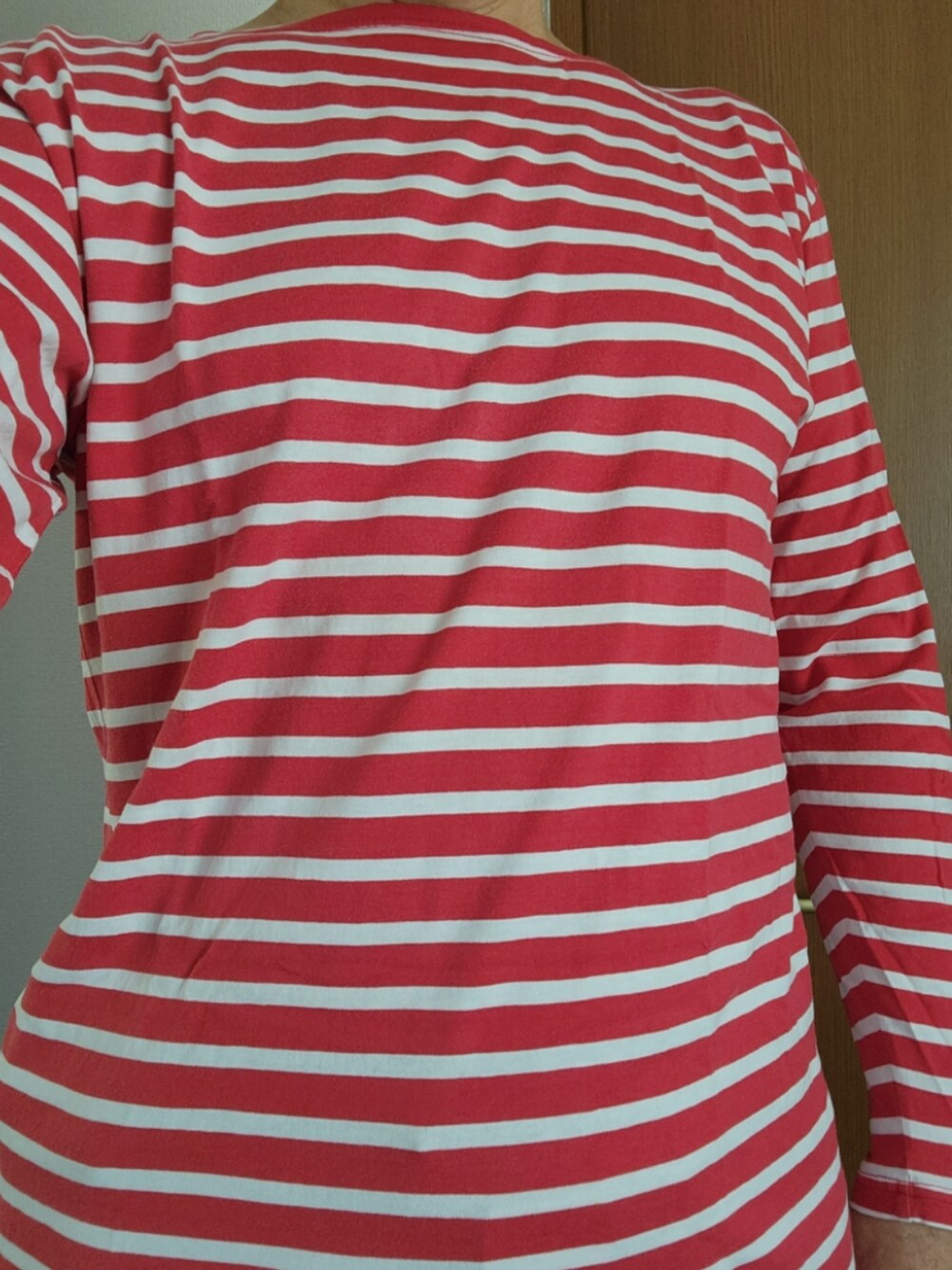 その他のTシャツ/カットソーを着用したメンズの冬コーディネートの2枚目の写真