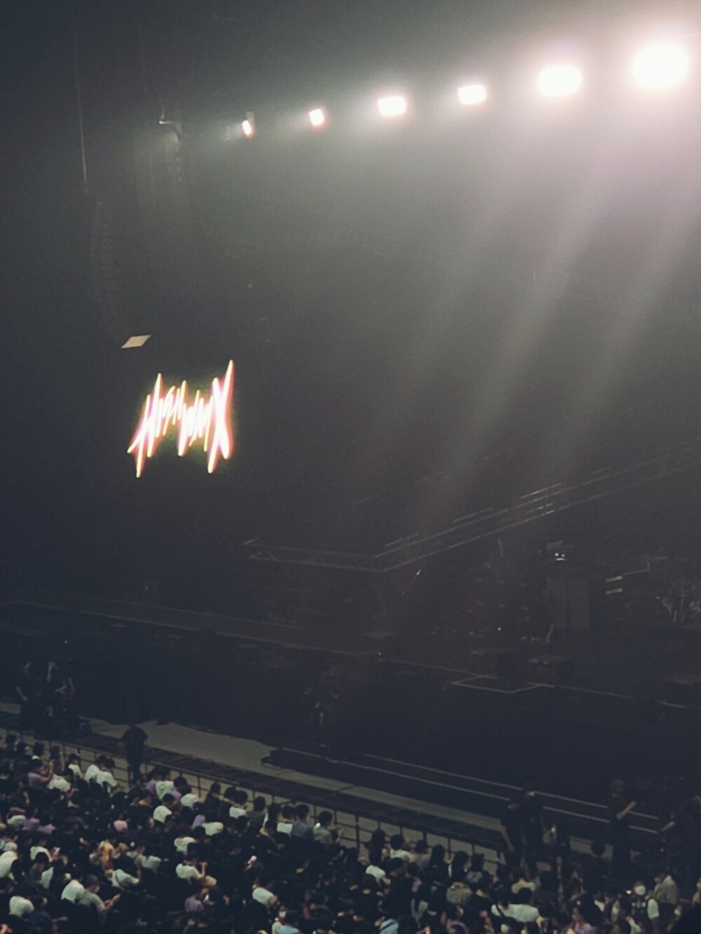 その他のTシャツ/カットソーを着用したメンズの夏コーディネートの4枚目の写真