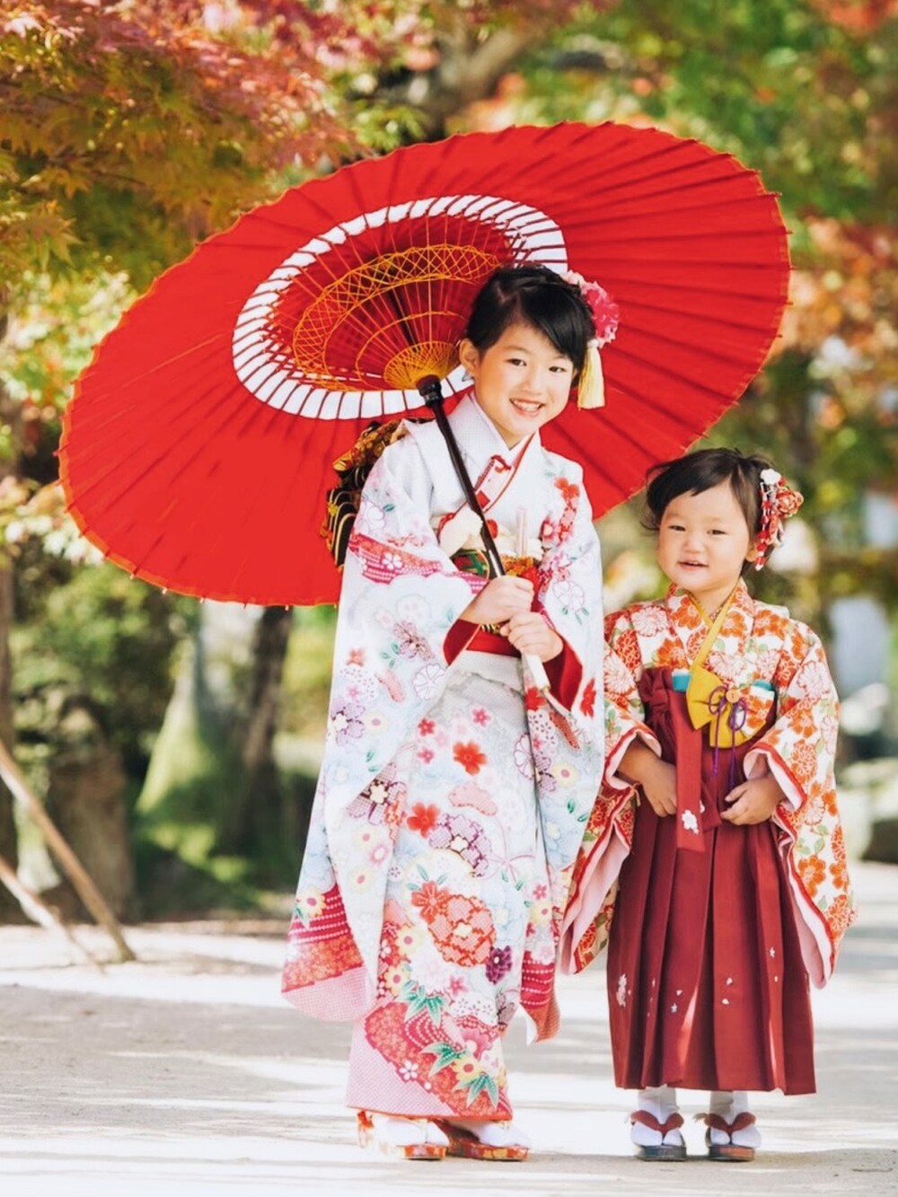 「着物、七五三、袴、和装、姉妹コーデ」｜「貸衣装のアイテム（着物、ブルー系）」を使った、𝑀𝐼𝑁さん（キッズ・110cm）の秋コーディネートの3枚目の写真