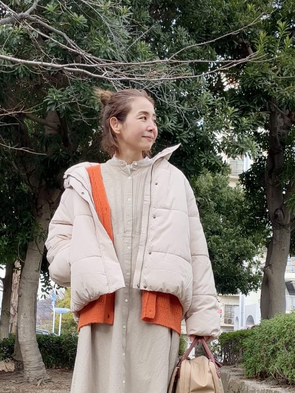「大人カジュアル、スリッポン、ムートン、ナチュラル、ウェレッグ、welleg、mooimooi、PR、40代ファッション」|「mooimooiのムートンスリッポン(サンダル、イエロー系)」を使った、まゆみんさん(レディース・160cm)の冬コーディネートの4枚目の写真