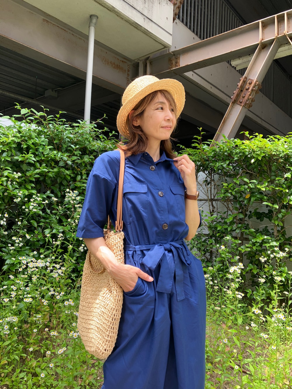 「Le temps riche、ルタンリッシュ、つなぎ、オールインワン、サマンサ モスモス(Samansa Mos2)、ZARA、Sockwell、柄ソックス、40代ファッション、アラフィフ」｜「Le temps richeのハーフスリーブオールインワン　＜Le temps riche＞（つなぎ/オールインワン、ブルー系）」を使った、まゆみんさん（レディース・160cm）の春コーディネートの4枚目の写真