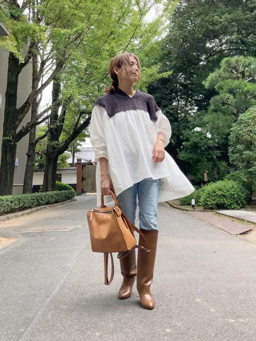 「サマンサ モスモス(Samansa Mos2)、ふんわりシルエット、チュニック、大人かわいい、ストレートロングブーツ、ストレートブーツ、crie conforto、Fossil、フォッシル、バックパック、腕時計、散歩コーデ、ブーツ」｜「Samansa Mos2のアイテム（チュニック、グレー系）」を使った、まゆみんさん（レディース・160cm）の秋コーディネートの3枚目の写真