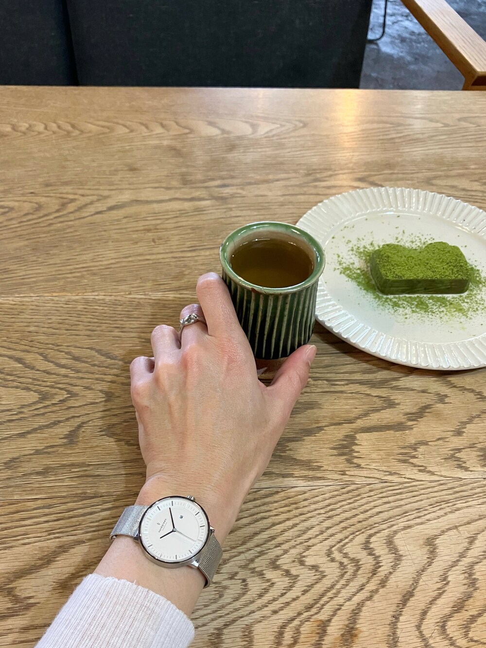 「春コーデ、腕時計、ノードグリーン、Nordgreen、シルバー、40代ファッション、Samansa Mos2、SM2、サマンサ モスモス(Samansa Mos2)、カチューシャ」｜「nordgreenのPhillosopher     https://bit.ly/3ILEoD0（腕時計、シルバー系）」を使った、まゆみんさん（レディース・160cm）の春コーディネートの3枚目の写真