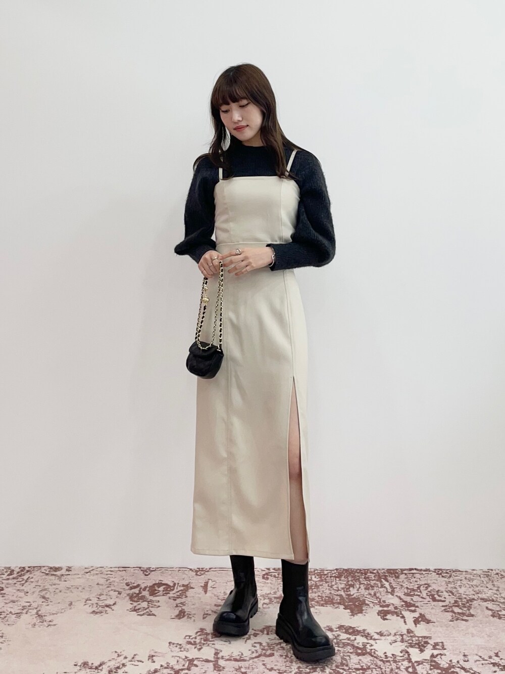 「レイヤードスタイル、ロングワンピース、秋コーデ、プチプラ、初秋コーデ、#秋コーデ、高身長コーデ、韓国ファッション、ショート丈トップス、キャミワンピ、ワンピース、淡色コーデ、ブーツ、淡色女子、韓国コーデ」｜「EPIMI E'PIMMYのマルチキャミワンピース（ワンピース、ブルー系）」を使った、EPIMI ÉPIMMYさん（レディース・164cm）の秋コーディネートの2枚目の写真