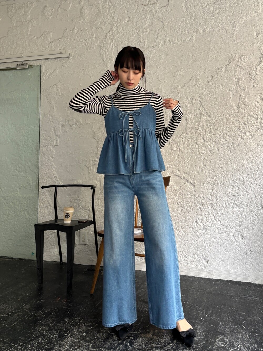 「新星WEARISTAにエントリー、休日スタイル、クリスマスに着たい服、マイベストコーデ2023、セットアップ、おしゃ見えテクニック、お出かけコーデ、きれいめカジュアル、プチプラ、デニム、タートルネック、淡色コーデ、大人ガーリー、ビスチェ、バギーデニム」｜「EPIMI E'PIMMYのロングフレアバギーデニム（デニムパンツ、ブルー系）」を使った、EPIMI ÉPIMMYさん（レディース・166cm）の冬コーディネートの5枚目の写真