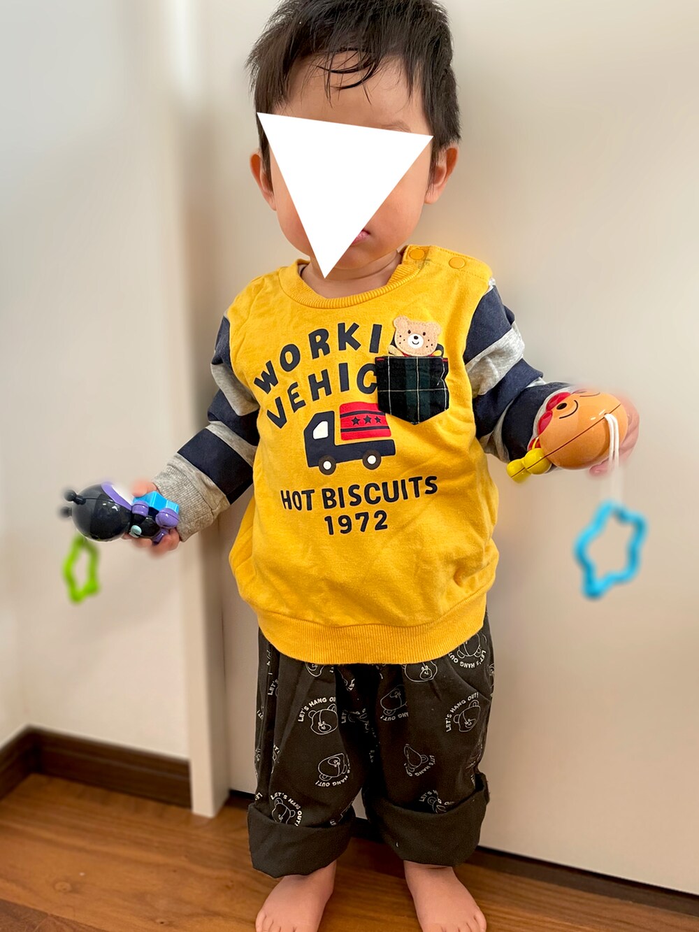 「秋コーデ、キッズファッション、男の子、おとこのこ、1歳、1歳2ヶ月、保育園コーデ、保育園、ホットビスケッツ、futafuta、バースデイ、男の子ベビー、ベビーコーデ、くまさん、むすこーで」｜「HOT BISCUITSのトレーナー（スウェット、イエロー系）」を使った、𝚖𝚒𝚣𝚞☻︎　  さん（キッズ・70cm）の秋コーディネートの2枚目の写真