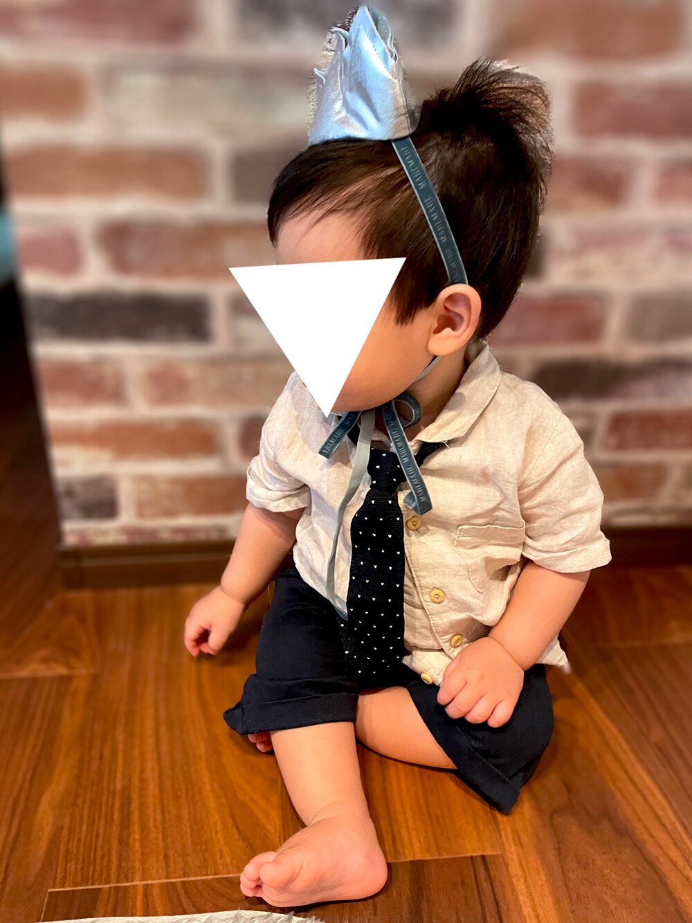 「シャツスタイル、むすこーで、保育園、保育園コーデ、誕生日、誕生日コーデ、ベビーコーデ、男の子ベビー、1歳オメデトウ♡、1歳、１歳になりました、MARLMARL、H&M、moimoln、アカチャンホンポ」｜「H&Mのアイテム（シャツ/ブラウス、ベージュ系）」を使った、𝚖𝚒𝚣𝚞☻︎　  さん（キッズ・70cm）の夏コーディネートの2枚目の写真