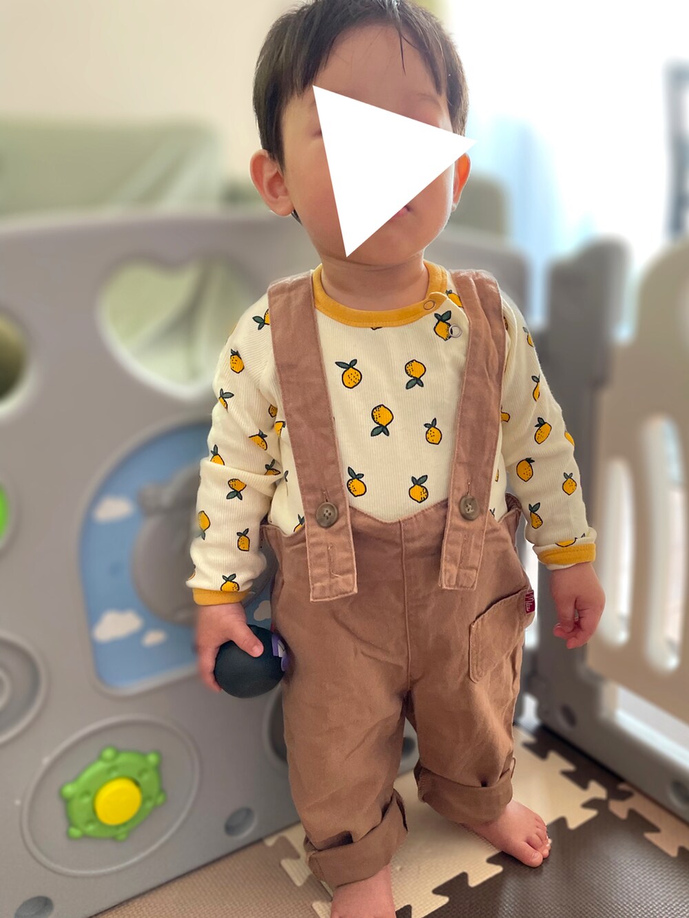 「キッズファッション、休日スタイル、男の子、ベビーファッション、おとこのこ、しまむら、レモン、サロペット、1歳、1歳2ヶ月、男の子ベビー、ベビーコーデ、セレクトショップ、ロンパース、海外子供服」｜「韓国子供服のアイテム（ロンパース、イエロー系）」を使った、𝚖𝚒𝚣𝚞☻︎　  さん（キッズ・70cm）の秋コーディネートの2枚目の写真