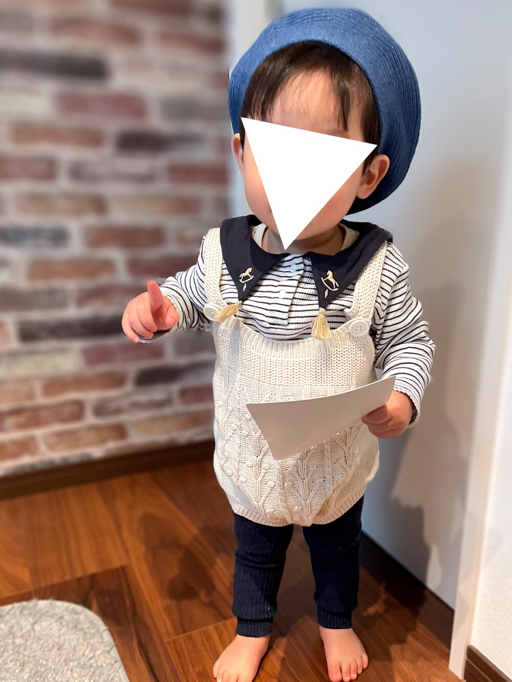 「男の子、韓国子供服、1歳、サロペット、赤ちゃんコーデ、ベビーファッション、むすこーで、1歳2ヶ月、男の子ベビー、ベビーコーデ、バースデイ、cottoli、ベレー帽、ニットベレー、ニットサロペット」｜「F.O.Online Storeのアイテム（レギンス/スパッツ、ブラック系）」を使った、𝚖𝚒𝚣𝚞☻︎　  さん（キッズ・70cm）の秋コーディネートの2枚目の写真