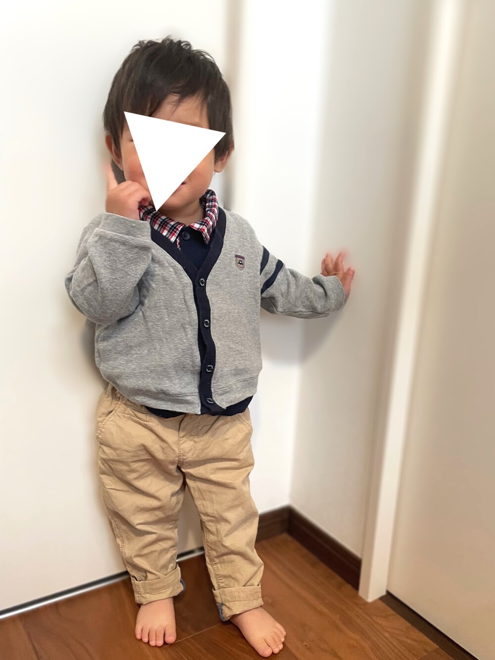 「休日スタイル、1歳、H&M、男の子、子供服、１歳８ヶ月、１歳男の子、ファミリア、西松屋、used、古着、レイヤードスタイル、プチプラ」｜「H&Mのアイテム（チノパンツ、ベージュ系）」を使った、𝚖𝚒𝚣𝚞☻︎　  さん（キッズ・80cm）の春コーディネートの2枚目の写真