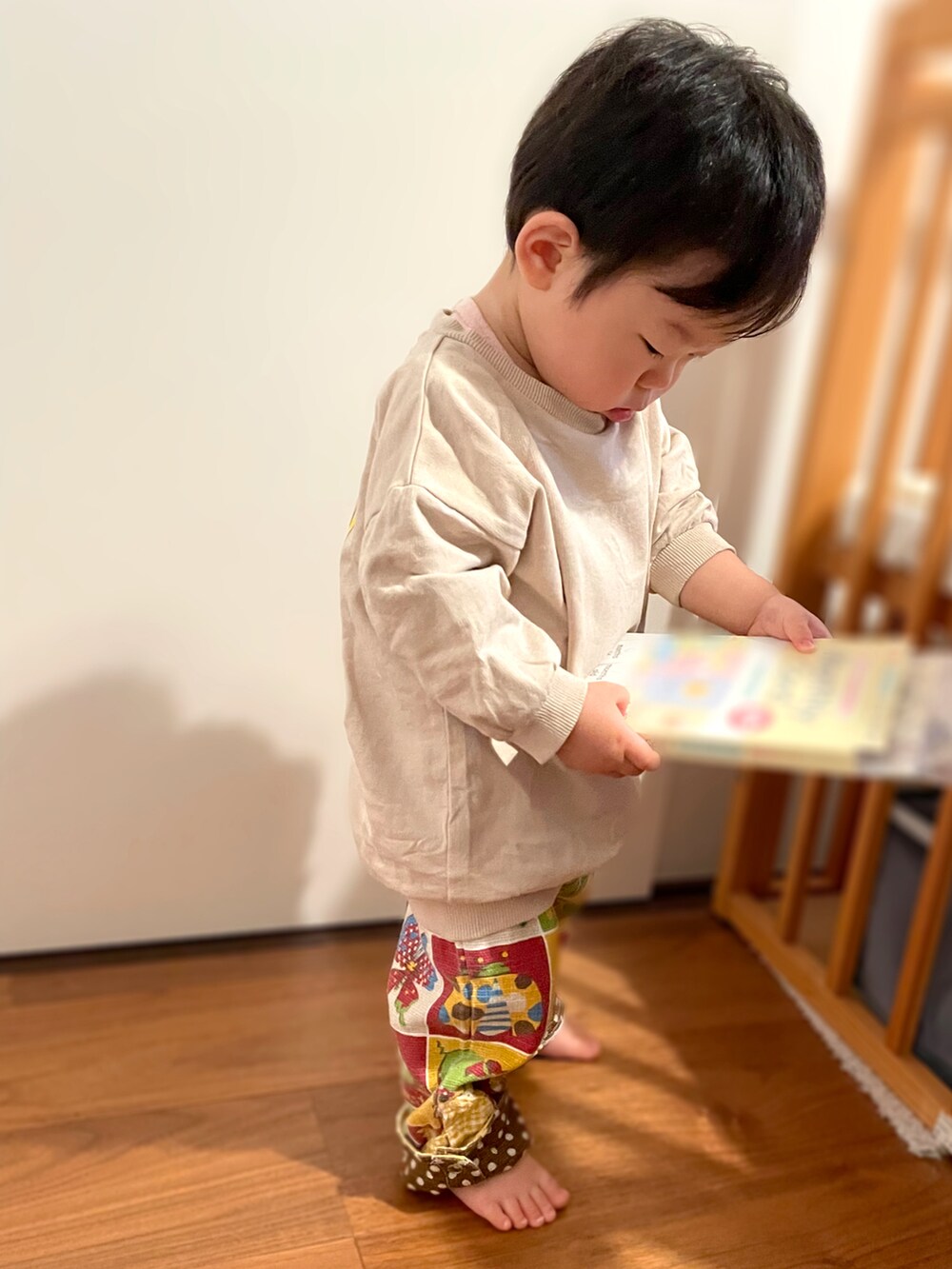 「キッズファッション、むすこーで、男の子、韓国子供服、保育園コーデ、保育園、1歳、1歳3ヶ月、男の子ベビー、ベビーコーデ、１歳男の子、Bit’z、派手パンツ、PIMPOLLO、バックプリント」｜「BIT'Zのアイテム（その他パンツ、その他）」を使った、𝚖𝚒𝚣𝚞☻︎　  さん（キッズ・70cm）の冬コーディネートの2枚目の写真
