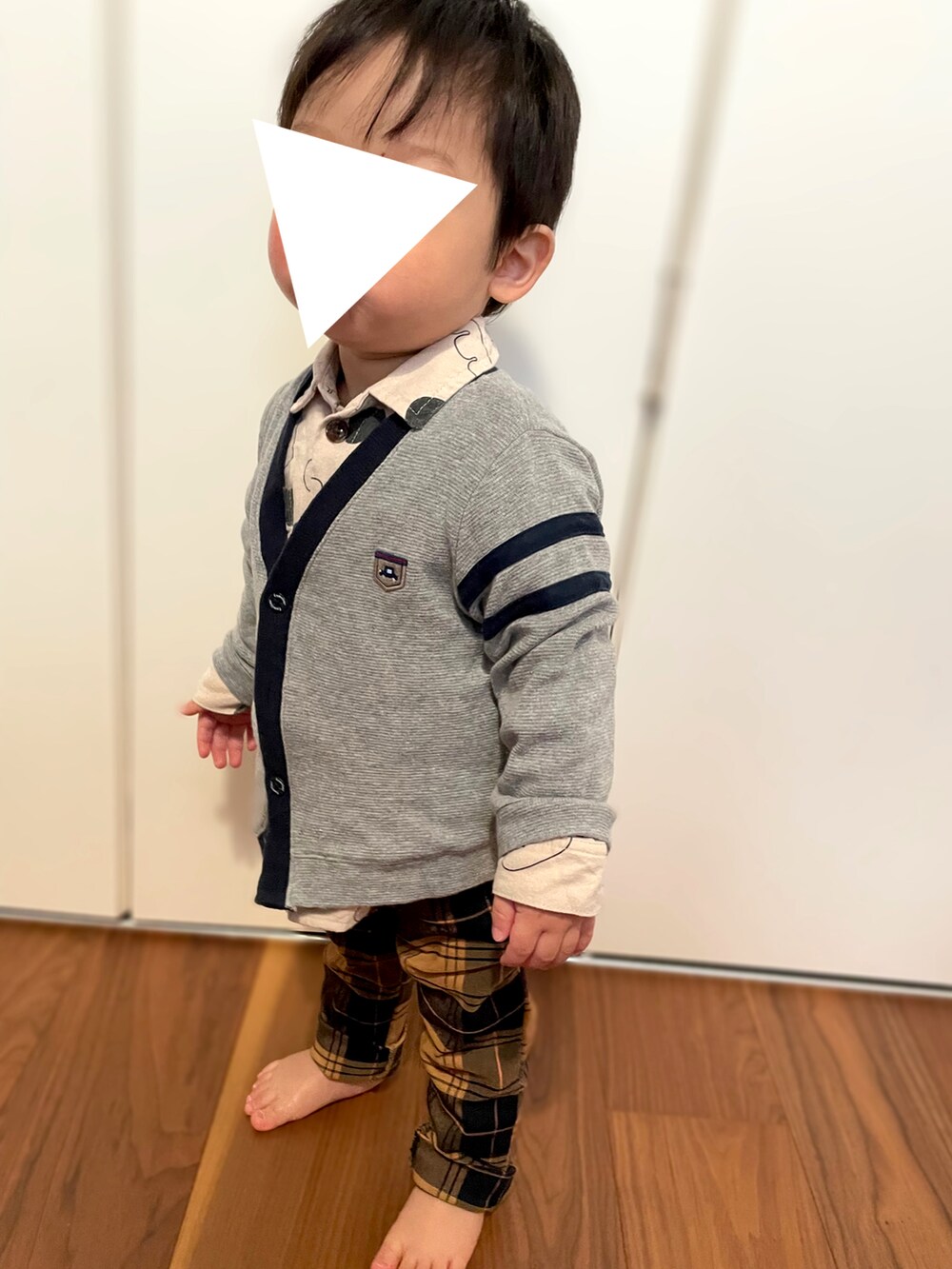 「シャツスタイル、ベビーファッション、ベビーコーデ、男の子、男の子コーデ、1歳、1歳3ヶ月、男の子ベビー、１歳男の子、familiar、古着、チェックパンツ、シャツ、BREEZE、used」｜「BREEZEのらくらくスキニーパンツ（その他パンツ、イエロー系）」を使った、𝚖𝚒𝚣𝚞☻︎　  さん（キッズ・70cm）の冬コーディネートの2枚目の写真