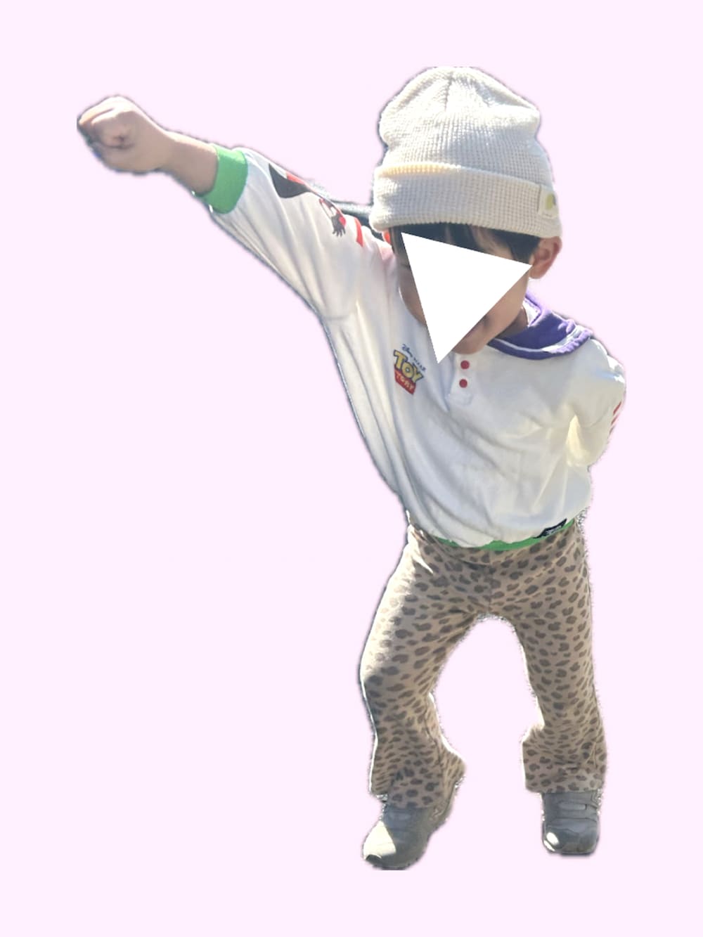 「プチプラ、ニット帽、男の子、バズライトイヤー、トイストーリー、レオパード柄、フレアパンツ、しまむら、petit main、セーラーカラー、むすこーで、3歳、3歳男の子、3歳6ヶ月、おとこのこスタイル」｜「しまむらのアイテム（スウェット、ホワイト系）」を使った、𝚖𝚒𝚣𝚞☻︎　  さん（キッズ・90cm）の春コーディネートの2枚目の写真