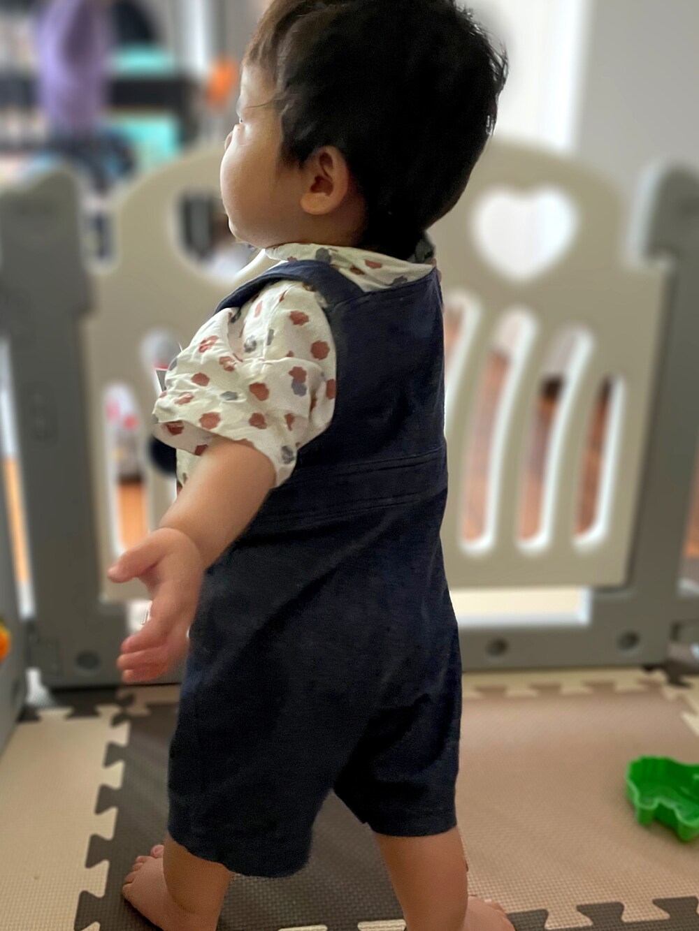 「休日スタイル、生後10ヶ月、ミルキー、オーバーオール、シャツ、ベビーコーデ、男の子ベビー、おとこのこーで、アプレレクール、組曲」｜「組曲のアイテム（サロペット/オーバーオール、ブルー系）」を使った、𝚖𝚒𝚣𝚞☻︎　  さん（キッズ・70cm）の夏コーディネートの2枚目の写真
