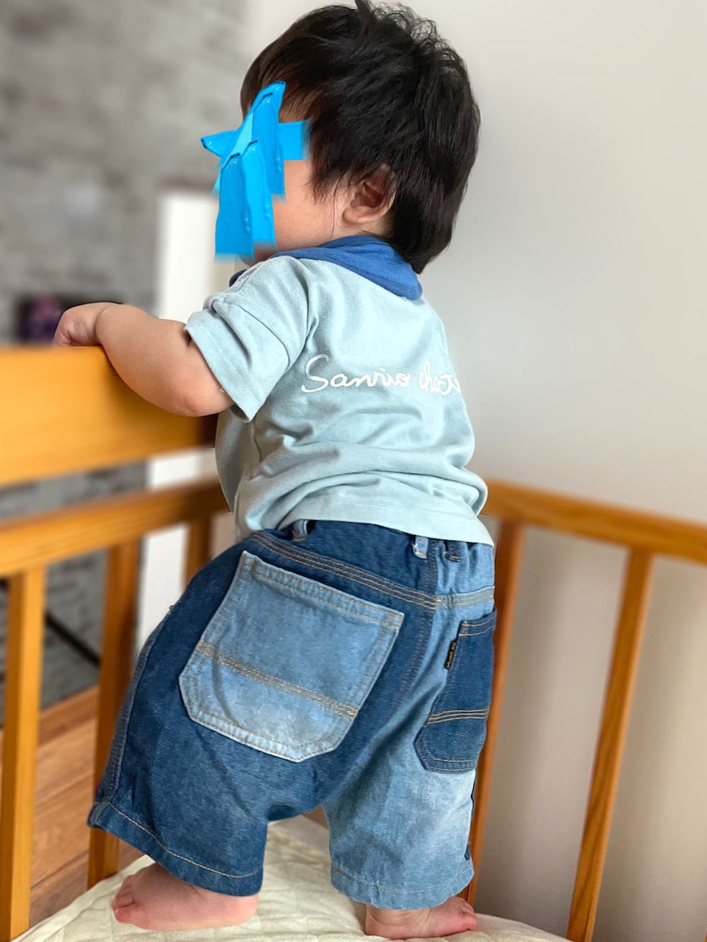 「デニムっていいよね、生後9ヶ月、ベビーコーデ、ベビー、おとこのこ、赤ちゃん、バースデイ、サンリオ、ディッキーズ(Dickies)、ブルー、Tシャツ×デニム、Tシャツ」｜「Birthdayのアイテム（Tシャツ/カットソー、ブルー系）」を使った、𝚖𝚒𝚣𝚞☻︎　  さん（キッズ・70cm）の夏コーディネートの2枚目の写真