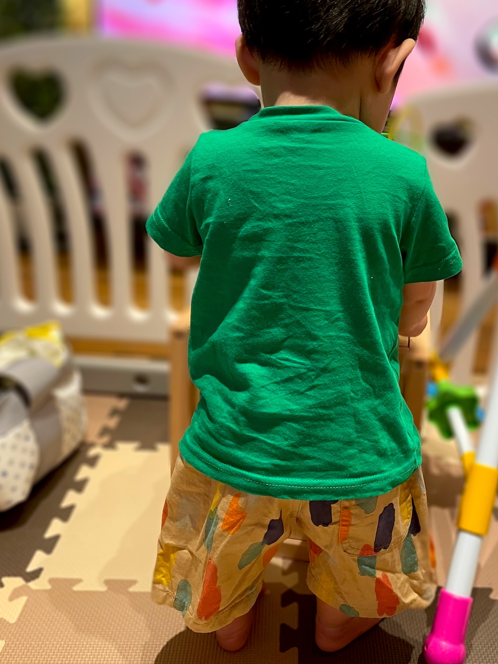 「夏コーデ、真夏のアクティブスタイル、プチプラコーデ、ハーフパンツ、男の子コーデ、保育園コーデ、保育園、0歳、生後11ヶ月、西松屋、グリーン」|「西松屋のアイテム(Tシャツ/カットソー、グリーン系)」を使った、𝚖𝚒𝚣𝚞☻︎ さん(キッズ・70cm)の夏コーディネートの2枚目の写真